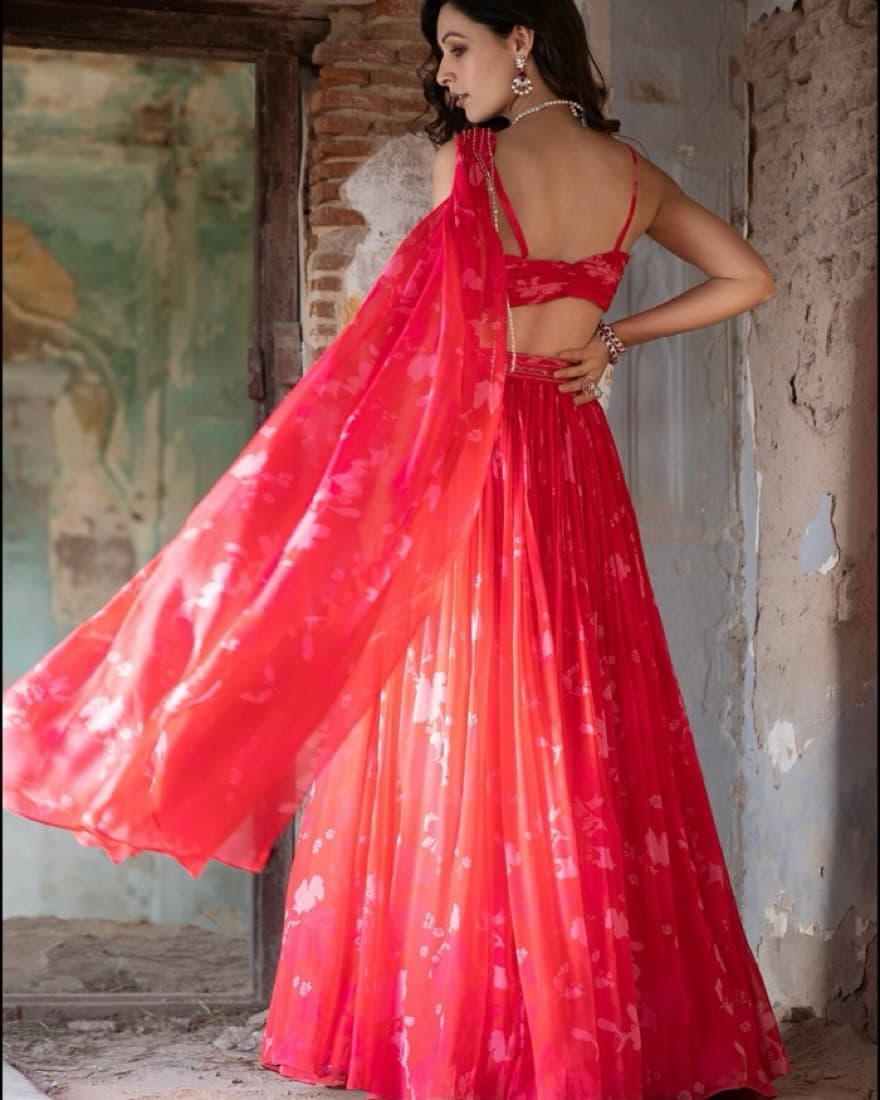 Red/Pink Floral Pleated Lehenga Set - Image 2