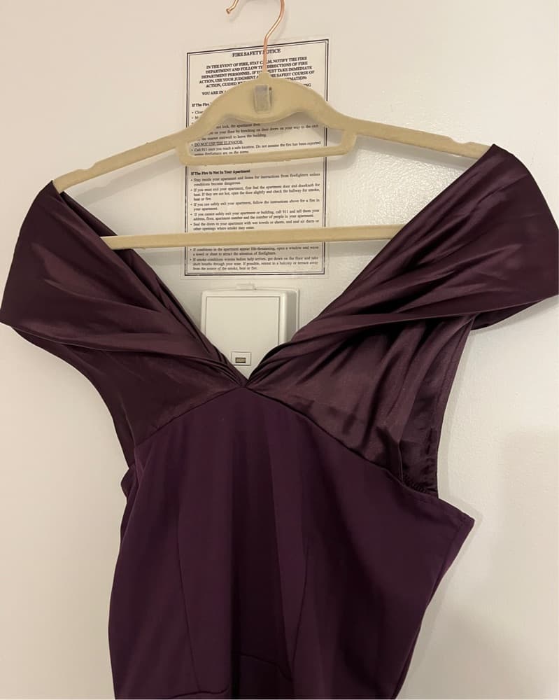Elegant Off-the-Shoulder Dress - Image 3