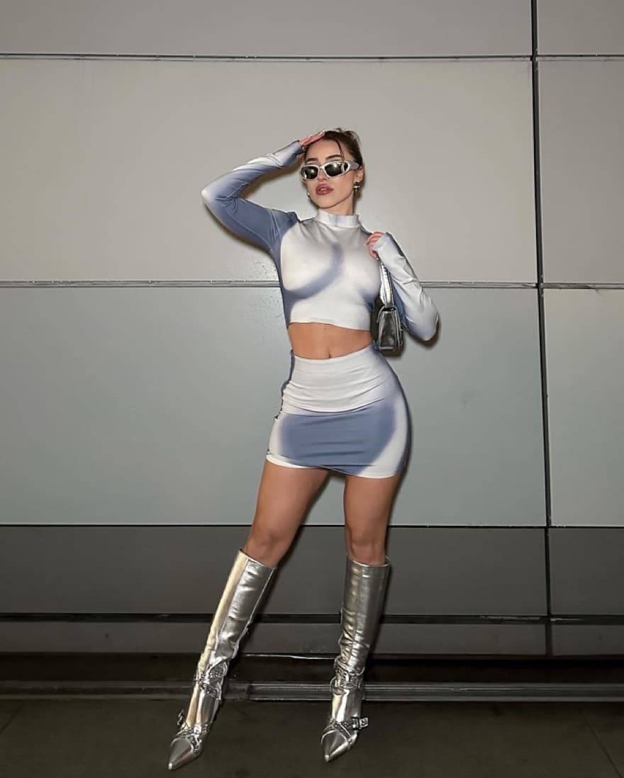 Luxe To Kill Blue Thermo Body Print Set - Image 1