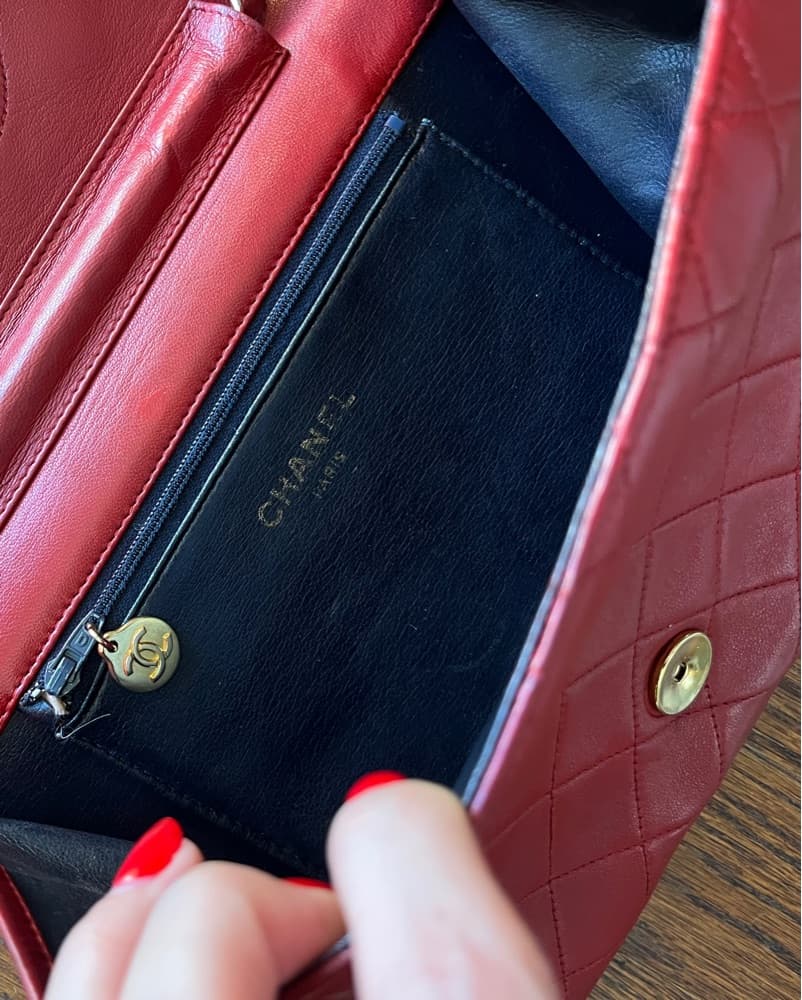 Vintage Chanel Matelasse Leather Purse - Image 4