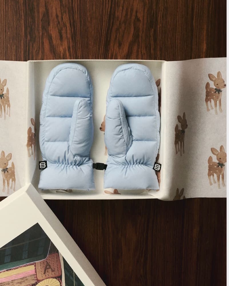 Light Blue Superpuff Gloves - Image 3