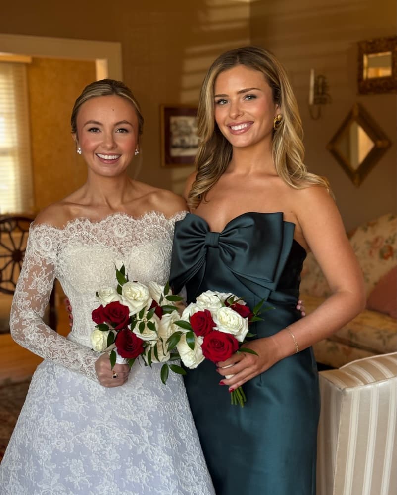 Elegant Green Bow Gown - Image 2