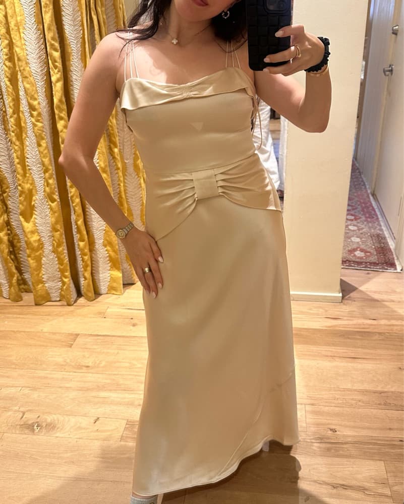 Doen Elegant Satin Gown  - Image 2