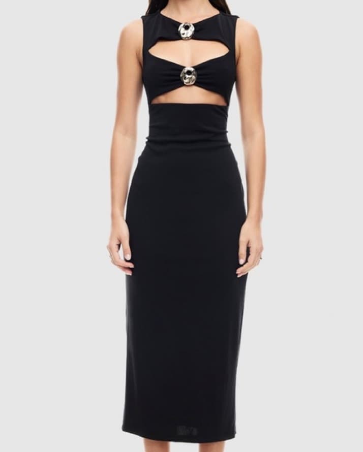 Sleek and Sophisticated Black Midi Dress - Image 1
