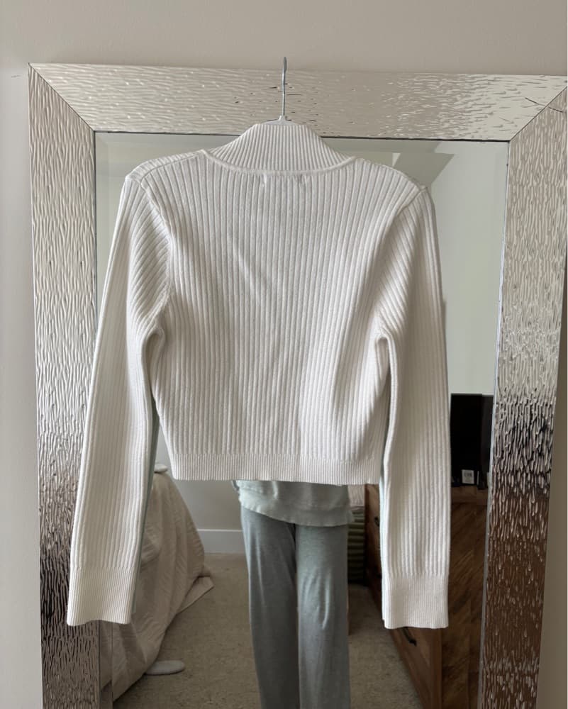 Elegant Ribbed White Cardigan - Image 3