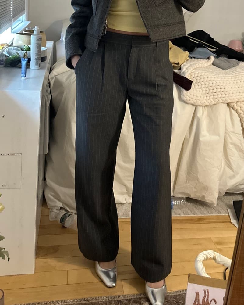 Chic Pinstripe Pants with Wide Leg - Image 2