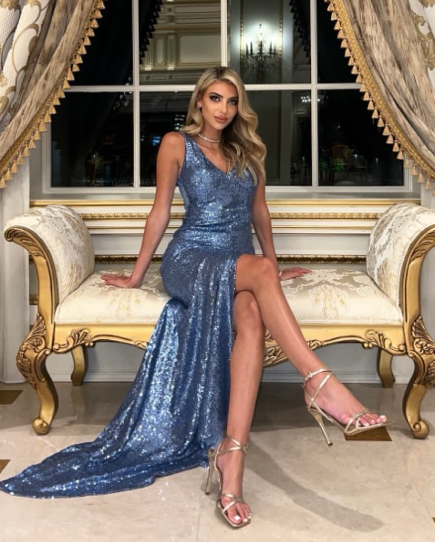Glamorous Sequin Gown in Shimmering Blue - Image 1