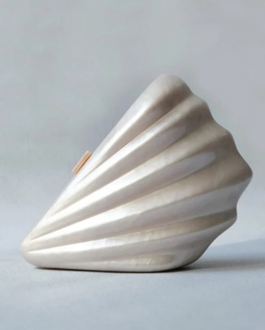 Shell Clutch Cult Gaia Dupe - Image 1
