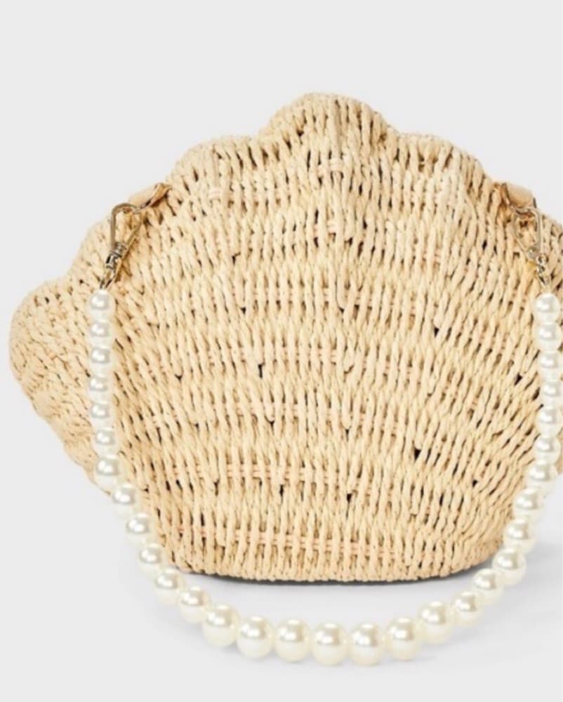 Shell Shaped Clutch - Image 2