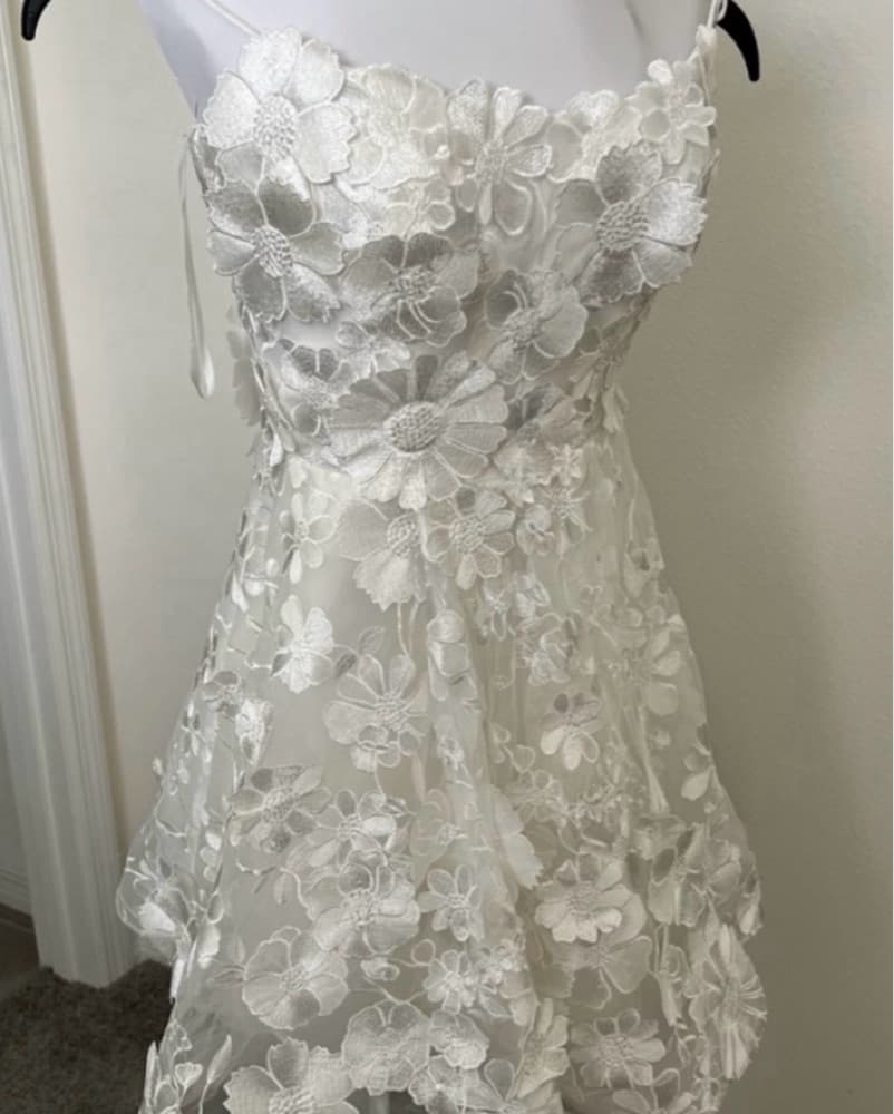 Amanda Judge Untamed Petals White Dress - Image 3