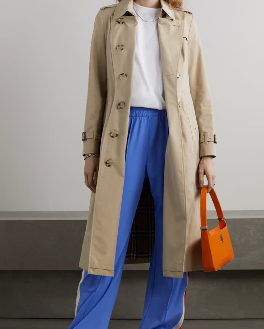 $2500 Burberry Chelsea long trench coat - Image 3