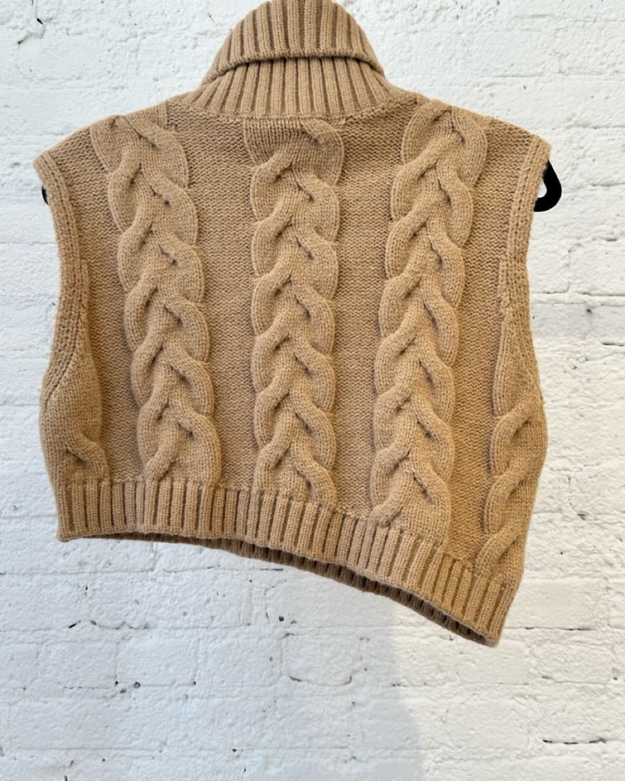 Zara Knited Vest  - Image 2