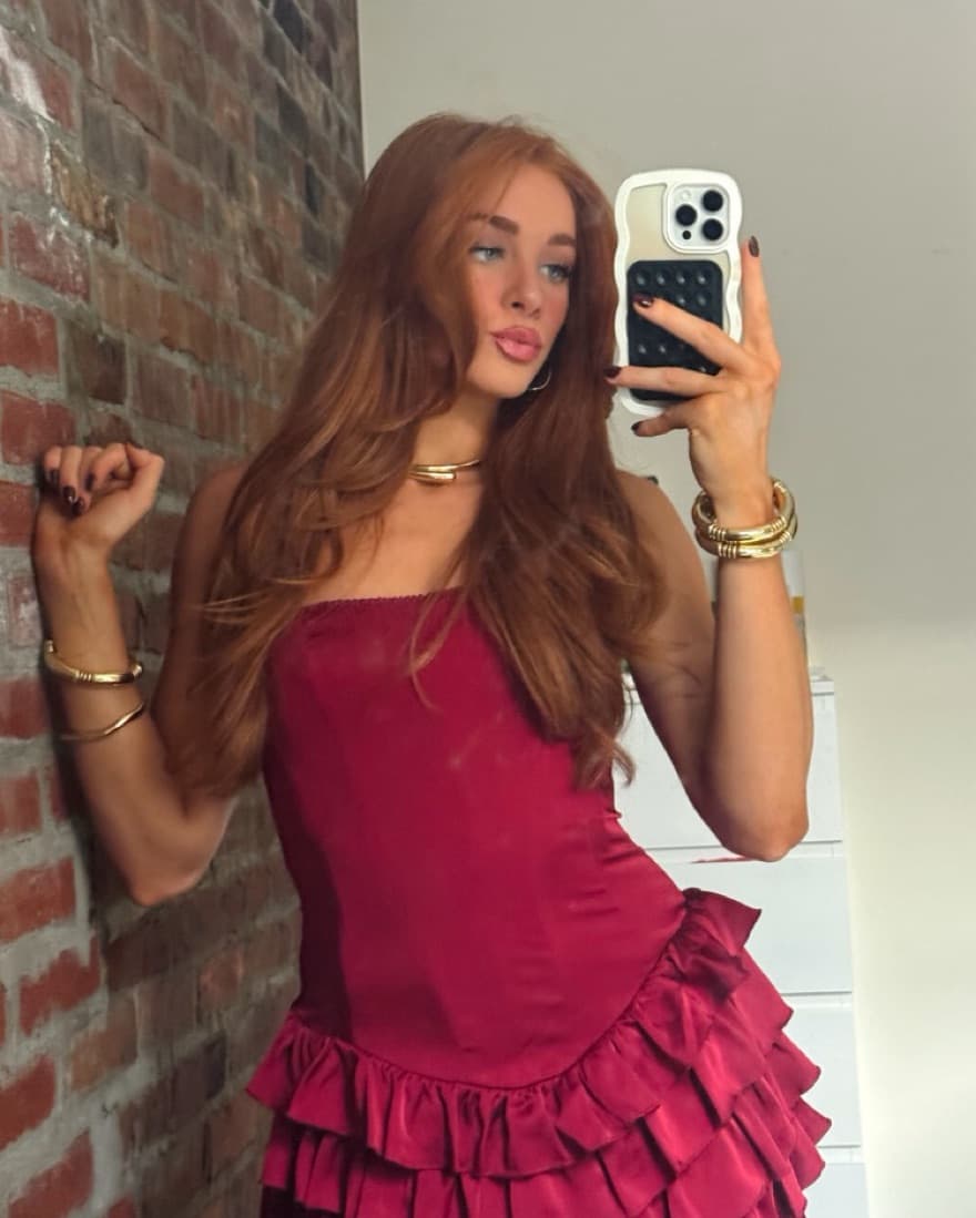 Vibrant Ruffle Dress with Glamorous Accessories - Image 4