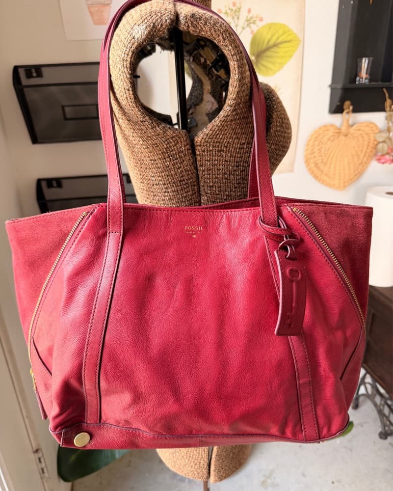 Vintage Red Leather Tote – Fossil - Image 2
