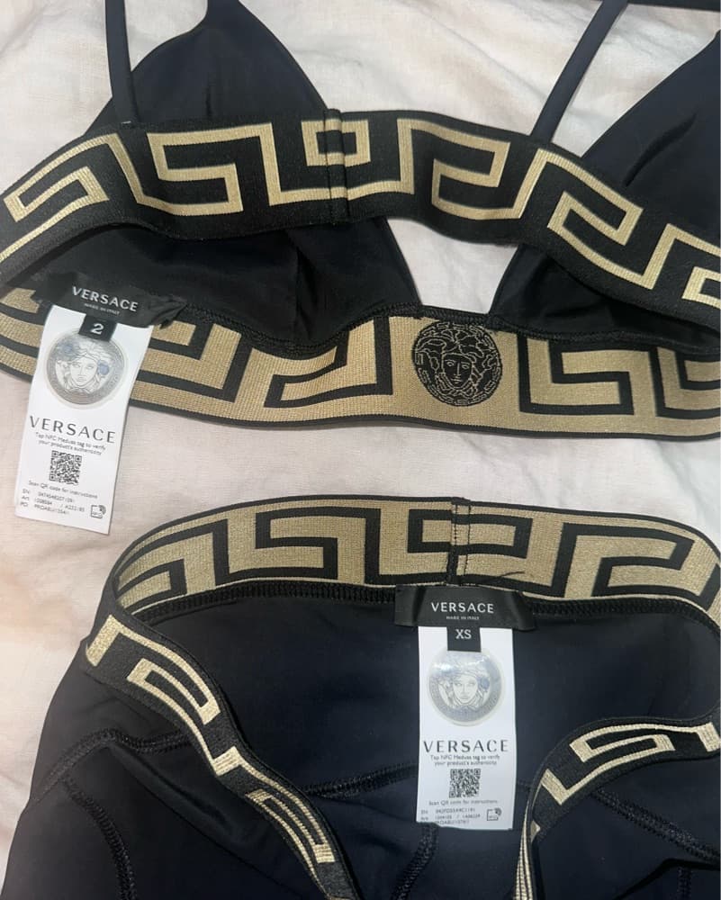 Versace bra and biker shorts - Image 2