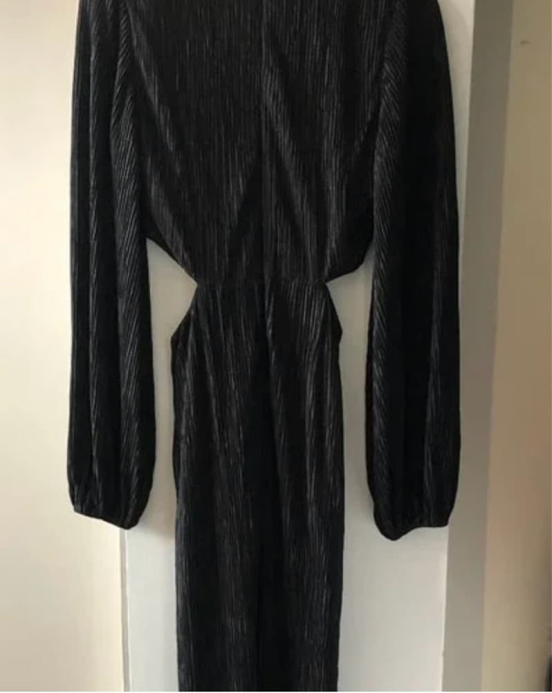 Long Sleeve Black Pleated Cutout Dress - Image 2