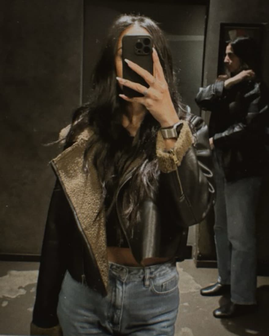 Chic Leather and Faux Fur Jacket - Image 3