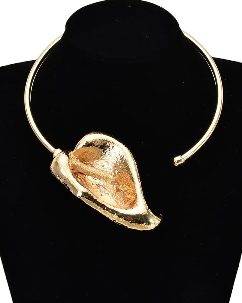 Gold Lily Necklace - Image 4
