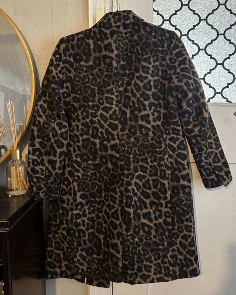 Vinage Banana Republic Cheetah Coat - Image 3