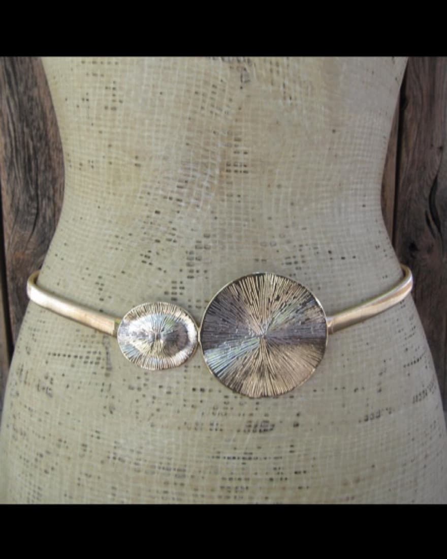 Vintage Gold Shell Belt - Image 1