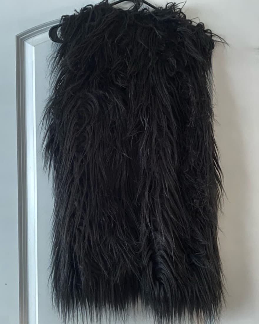Faux Fur Vest - Black - Image 2