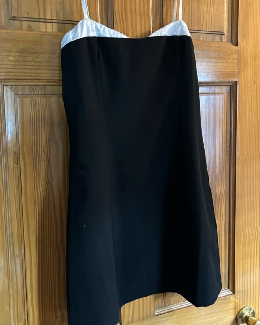 Chic Black Bodycon Dress - Image 2