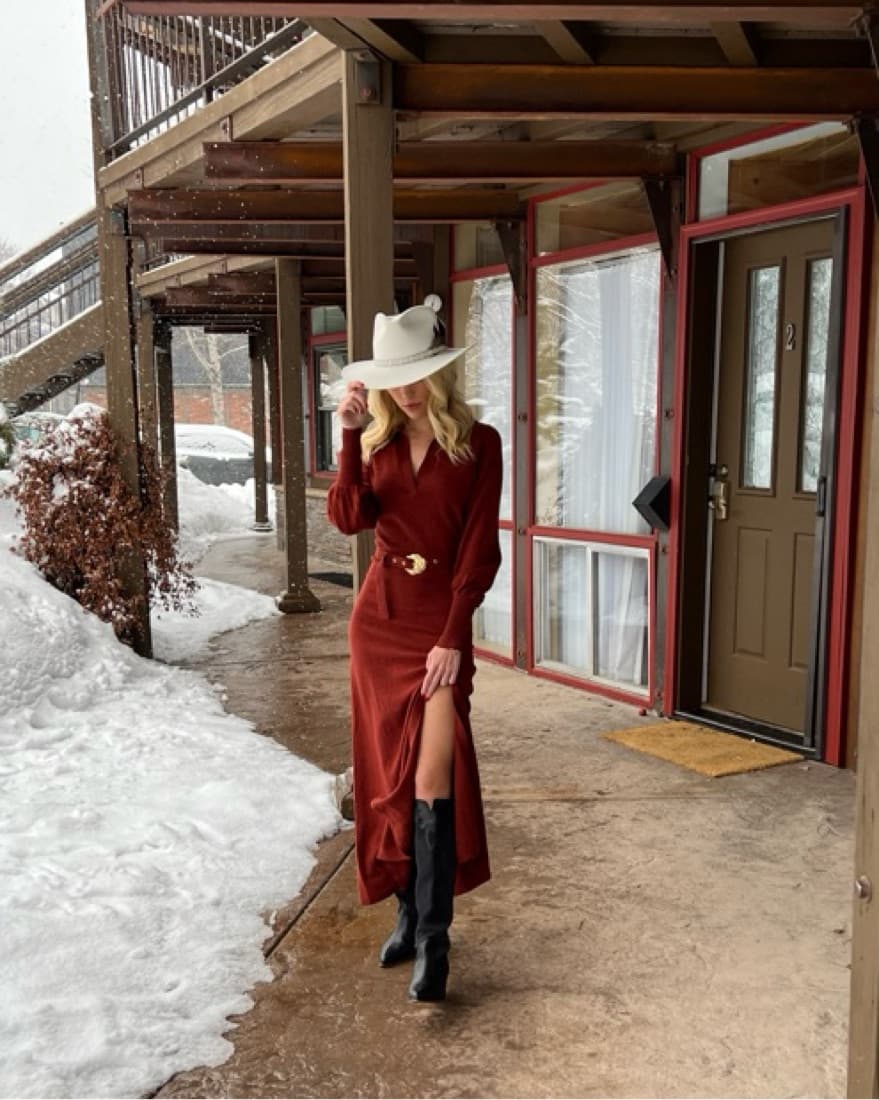 Elegant Burgundy Knit Maxi Dress - Image 5