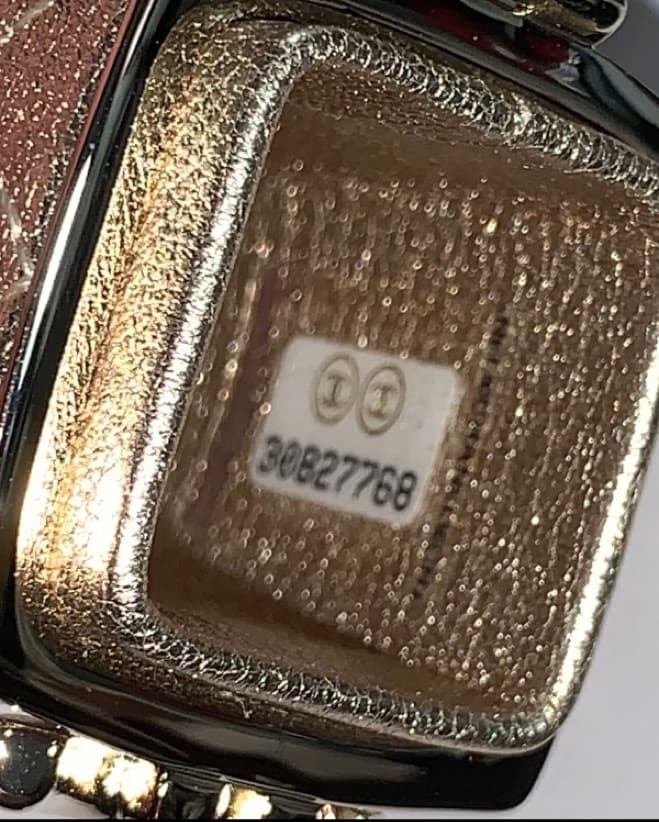 RARE!  CHANEL gold leather LIPSTICK CASE - Image 4