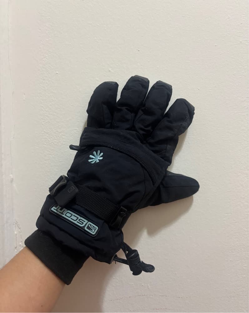 Black Ski Gloves - Image 1