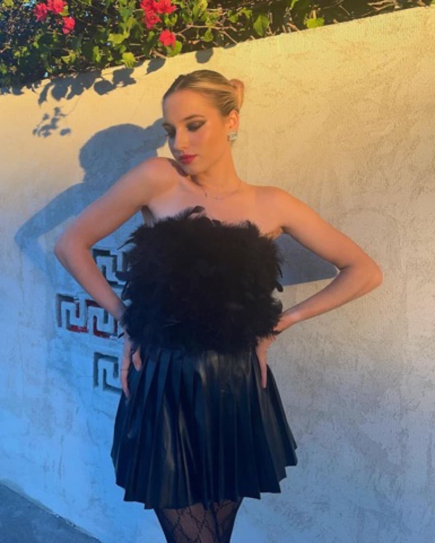 Black Swan Costume - Image 3