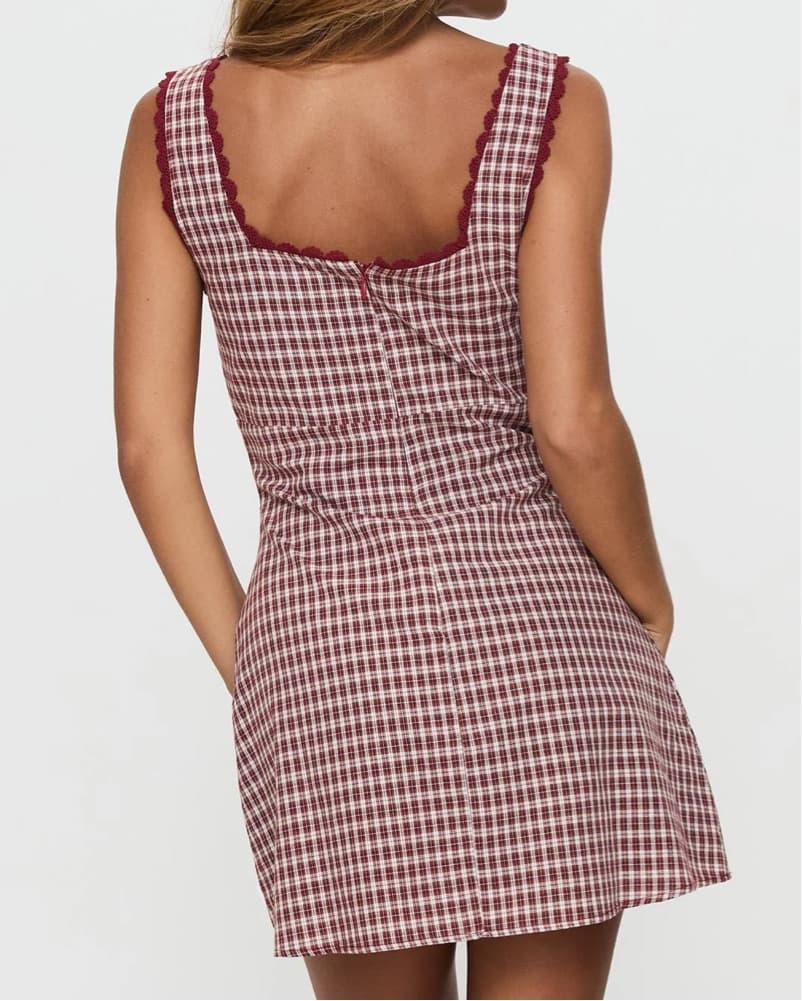 Chic Gingham Dress for Warm Days - Image 3