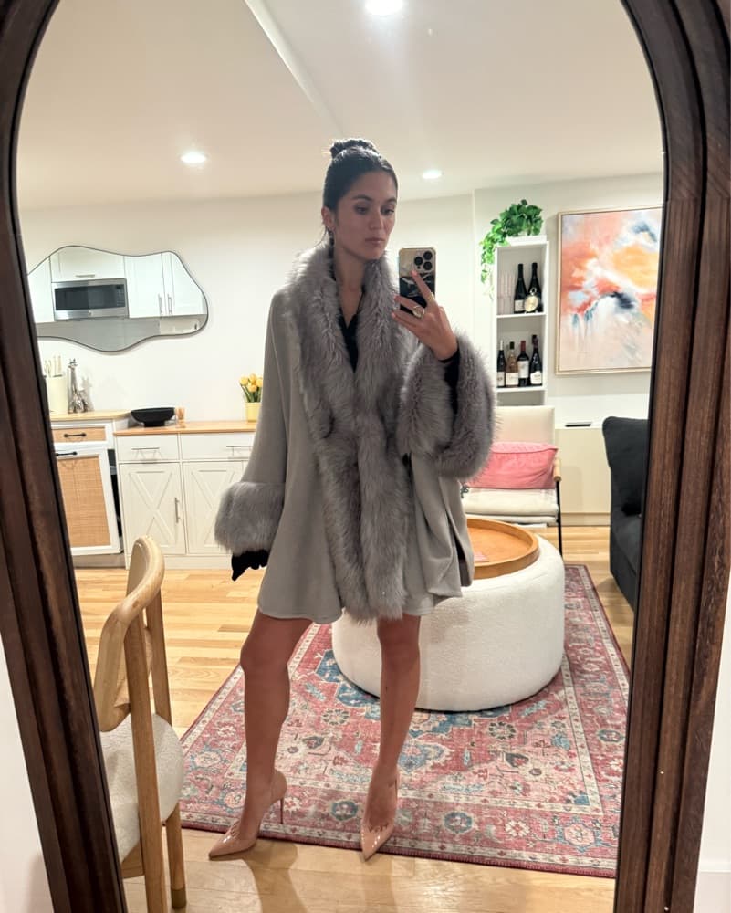 Luxurious Faux Fur Coat - Image 2