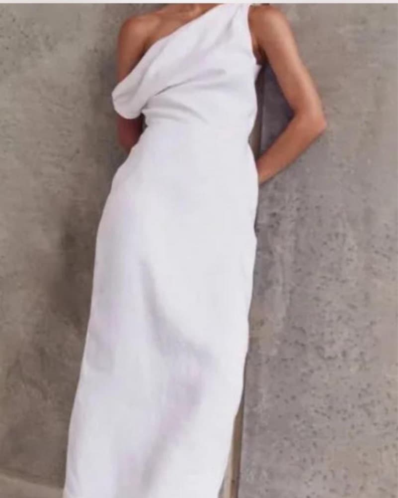 Elegant One-Shoulder White Maxi Dress - Image 2