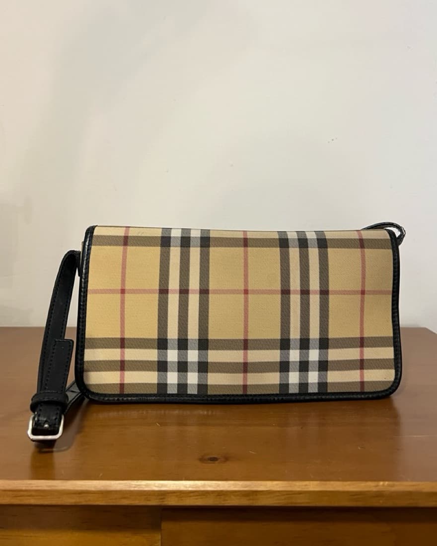 Classic Burberry Check Shoulder Bag - Image 4