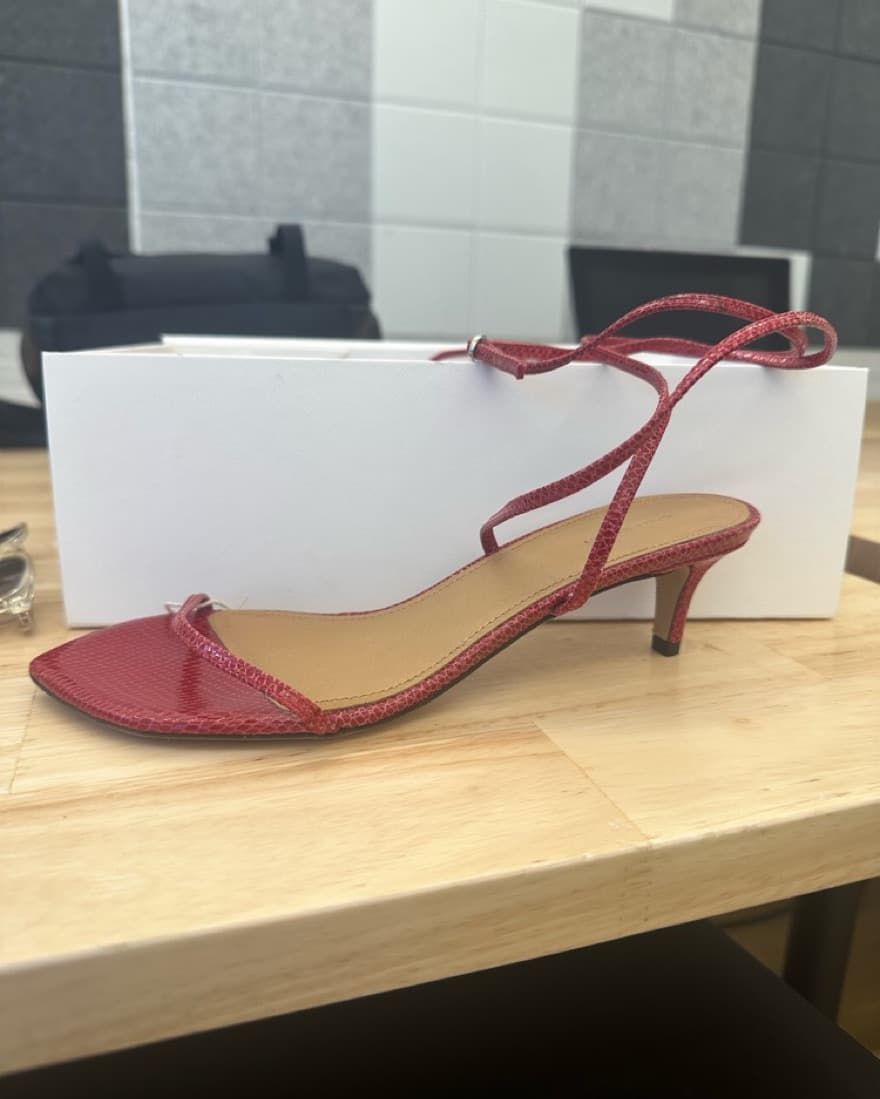 Isabel Marant Exotic Story Red Heel - Image 3