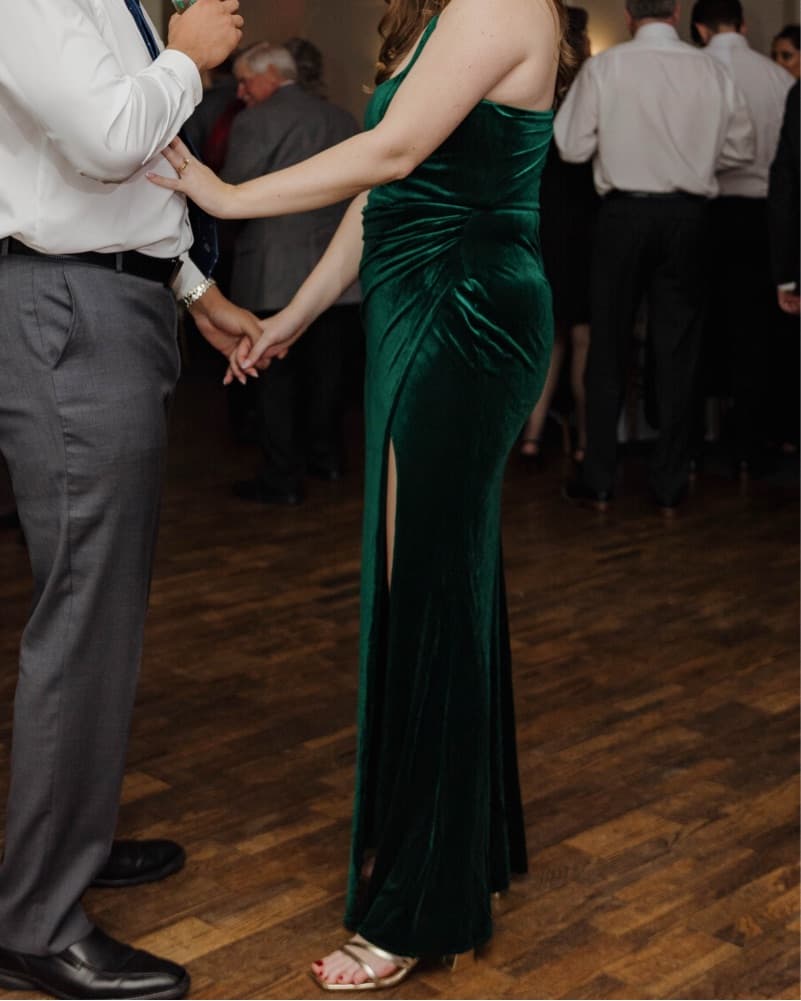 Stunning Emerald Green Velvet Gown - Image 4
