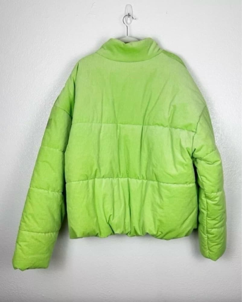 Alo Yoga Vibrant Neon Green Puffy Jacket - Image 5
