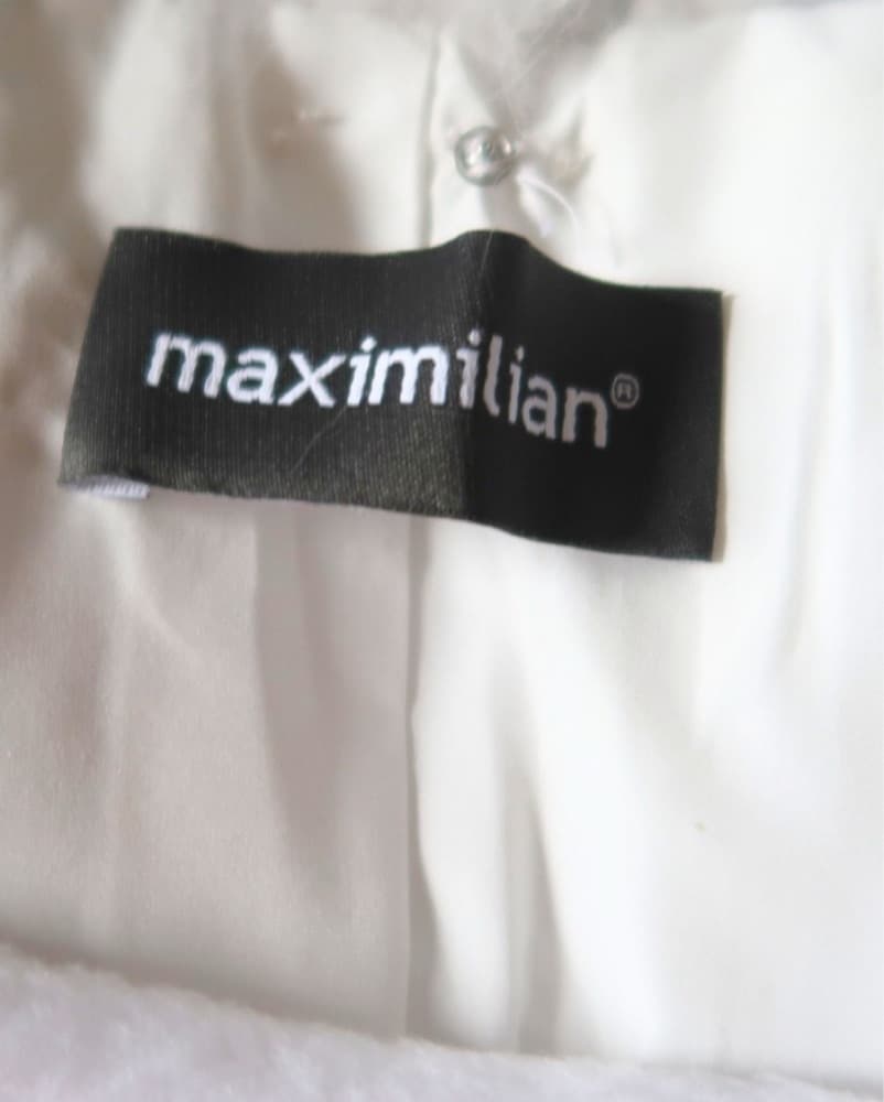 MAXIMILIAN WHITE FOX FUR TIE FRONT SHAWL - Image 5