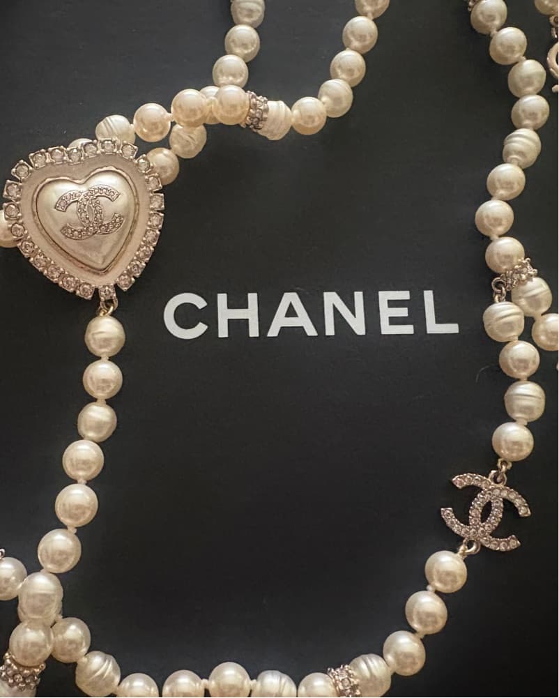 Chanel Pearl Crystal Heart Belt - Image 2