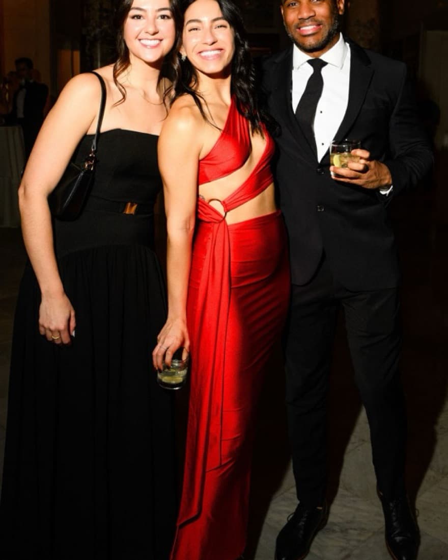 Red Gown - Image 3