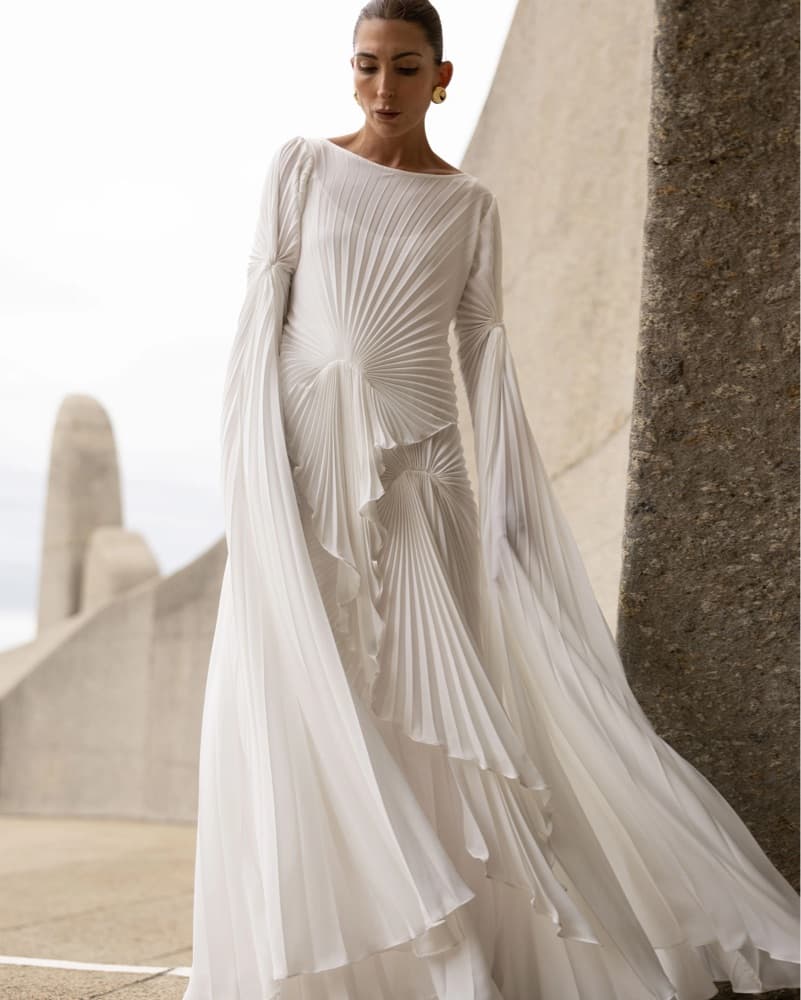 Georgia Hardinge Waterfall Wedding Dress - Image 3