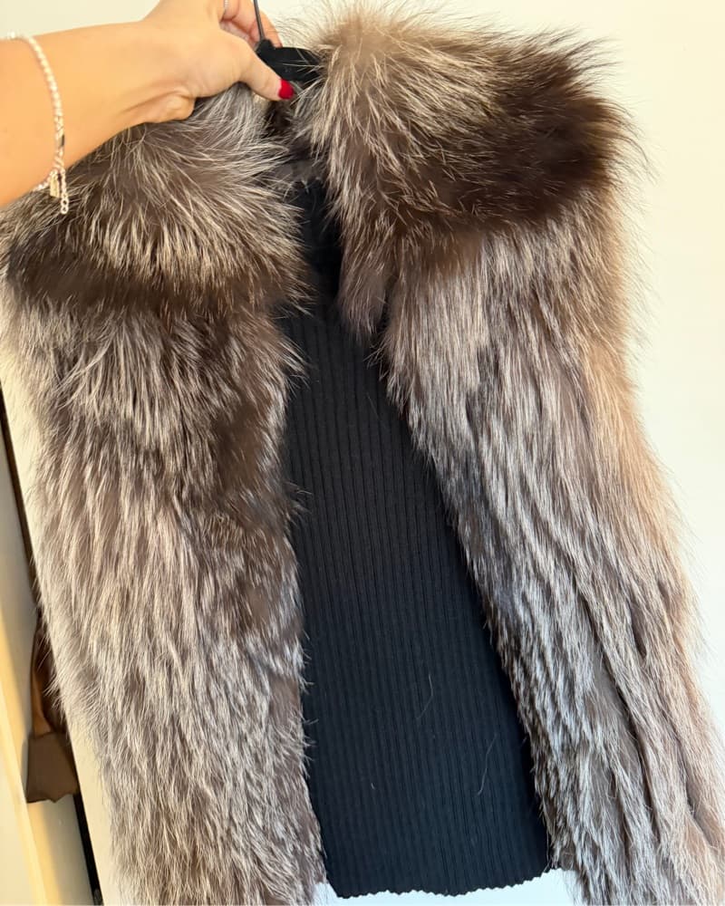 Luxurious Faux Fur Coat - Image 1