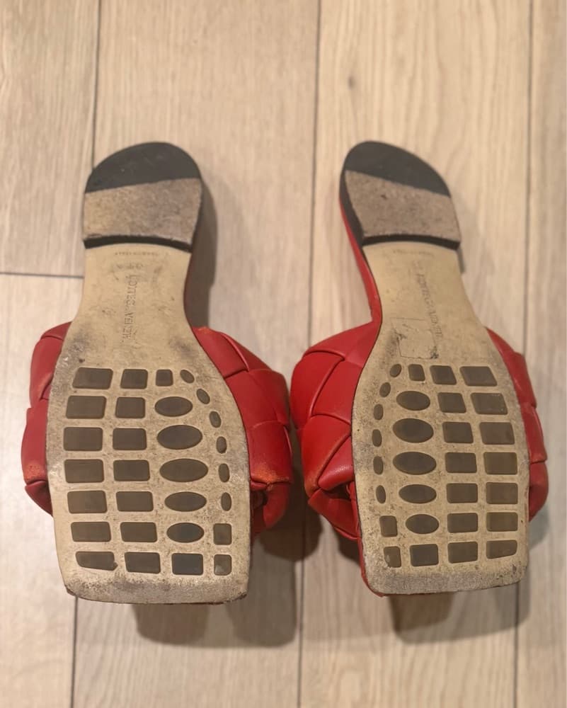 Red Bottega Veneta Lodi Sanadals - Image 2