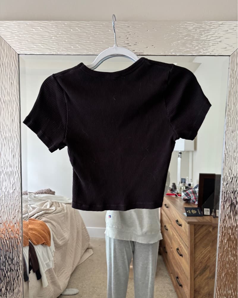 Ribbed Black Cropped Top - Image 2