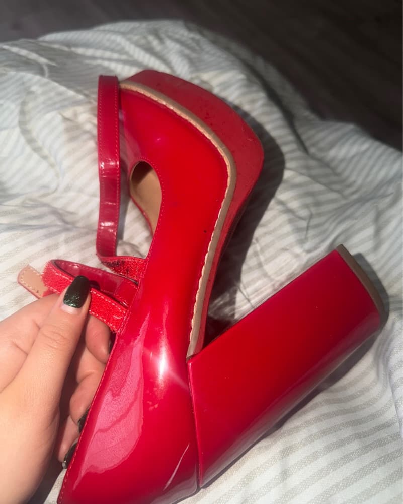 Chucky Red Steve Madden Heels  - Image 6