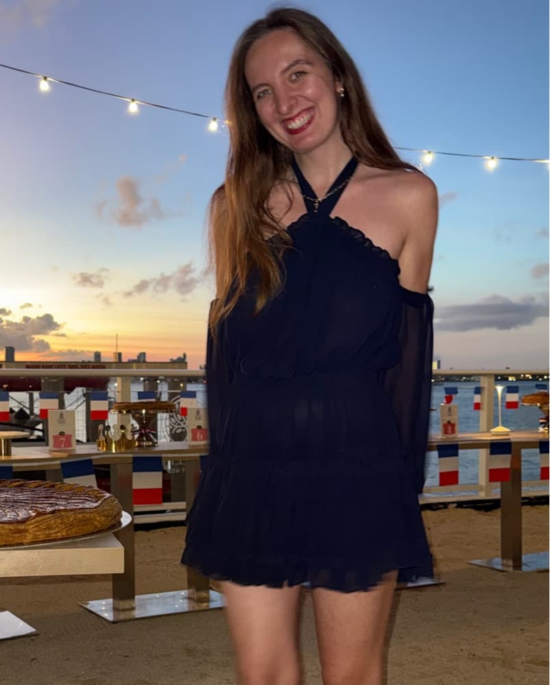 Chic Off-the-Shoulder Dress - Image 3