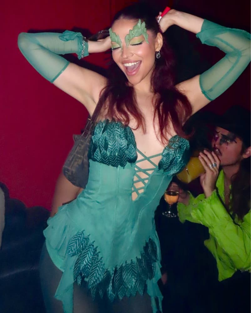 Poison Ivy Costume - Image 3