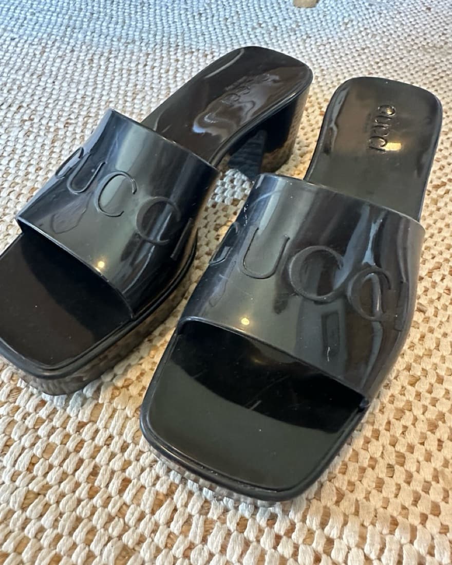 Gucci Jelly Sandals - Image 4