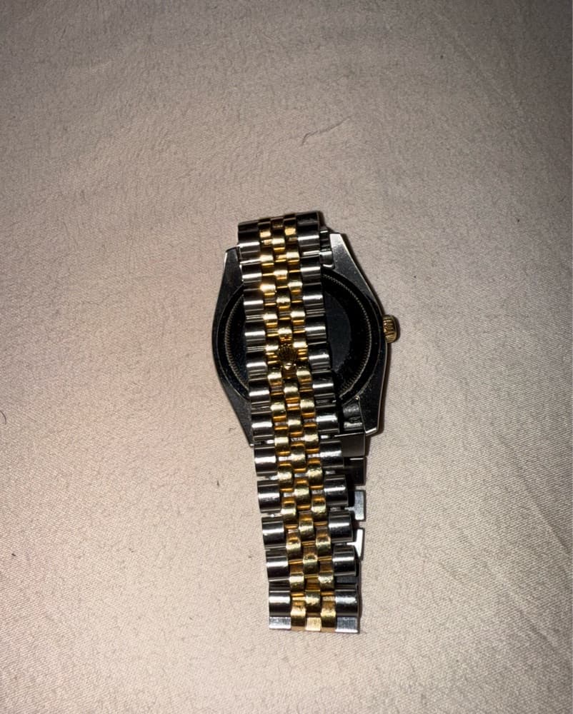 Glamorous Silver Watch - Image 2