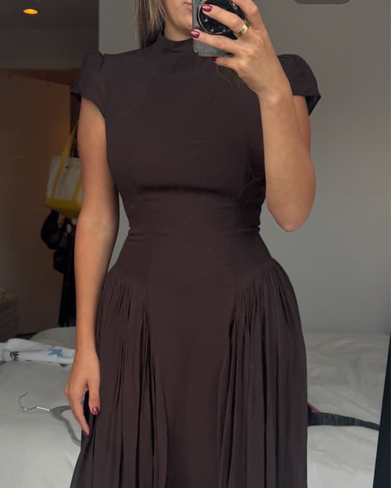Elegant Reformation Midi Dress in Brown - Image 4